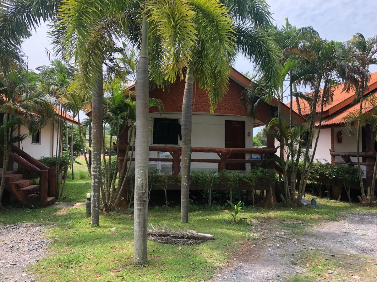 Lanta School Beach Resort Koh Lanta Exterior photo