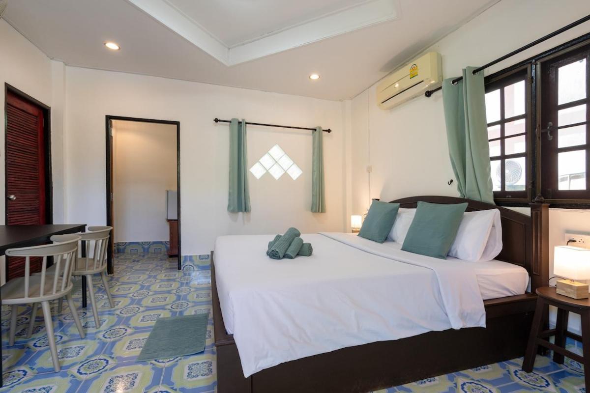 Lanta School Beach Resort Koh Lanta Exterior photo